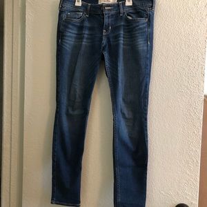 Hollister jeans size 7s